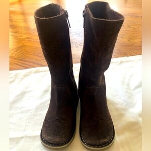 Mini Boden girl’s suede boots